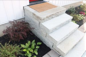 Natural Finish Sandstone Kerbstones, Shape : Rectangular