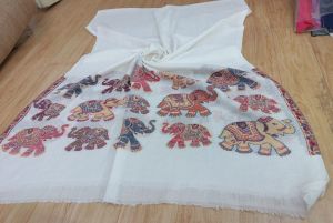 Ladies Elephant Border Fine Wool Palla Stole