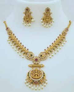 Artificial Golden Short Necklace Set
