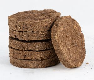 Cow Dung Cake, Color : Brown