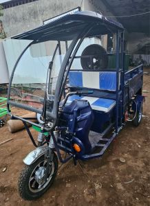 E-rickshaw Loader