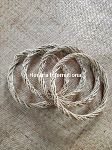 Solawood Off White Handmade Late Ring for Home Decor