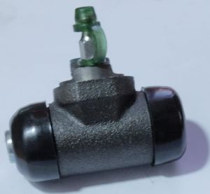 Cast Iron BS6 C Bajaj Compact Wheel Cylinder for Automotive Industry