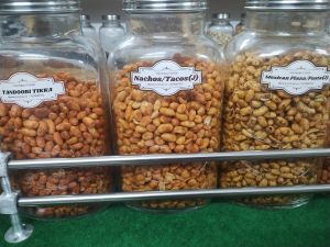 Nachos Tacos Style Roasted Peanut, Color : Golden for Ready To Eat