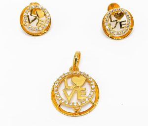 22KT New Design Gold Pendant Set Stone