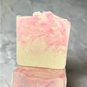 Canned Milk Organic Soap, Color : Pink & White for Bathing