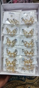 Ladies Fashionable Drop Earrings