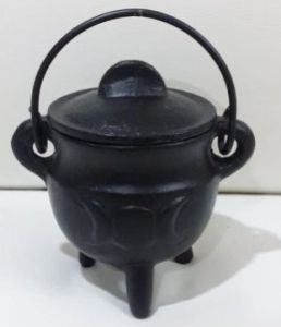 Cast Iron Cauldron ( Tripple Moon)