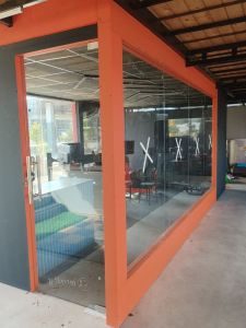 Frameless Glass Partitions