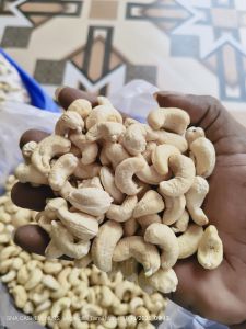 W 320 Cashew Nut, Color : Creamy White, Taste : Light Sweet