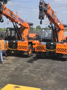 Farana Hydraulic Crane Rent Service