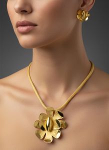 Modern Abstract Gold Flower Design Necklace Set
