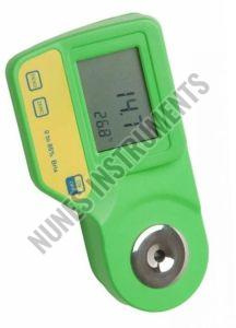 10-50C Battery Plastic Digital Refractometer, Brand Name : V-TECH