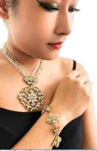 Kundan White Pendant Necklace