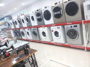 Electronic Display Racks