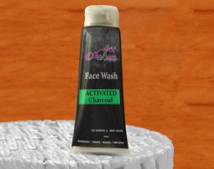 CHARCOAL FACE WASH