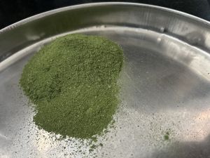 natural moringa leaves powder