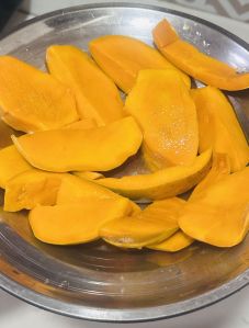 Juicy Ratnagiri Hapus Mango
