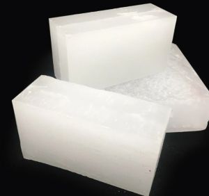 liquid chlorinated paraffin wax