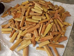 Khinni Wood Muthaa