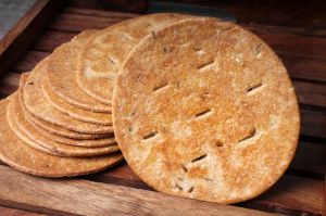 Roasted Jeera Bhakhri, Color : Golden Brown for Ready To Eat Snack