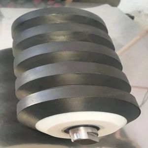Polished Mild Steel Rubber Disc Flat Conveyor Idler, Color : Black
