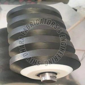 Polished Mild Steel Rubber Disc Flat Conveyor Idler, Color : Black