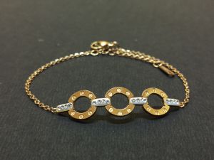 Ladies Stylish Gold Bracelet