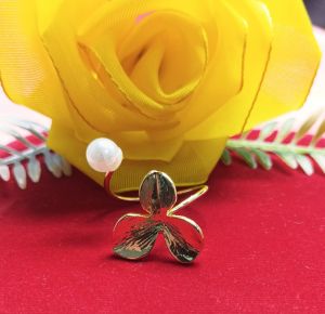 Minimal Gold-tone Flower Ring