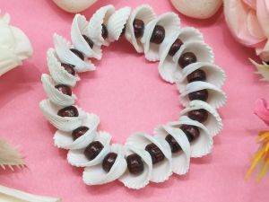 Seashell & Wooden Bead Bracelet