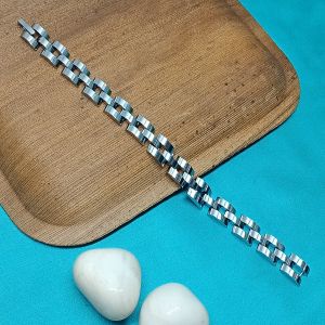 Stylish Link Bracelet