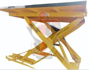 Battery Operated Scissor Lift
