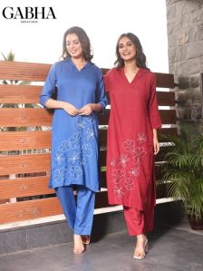 Muslin Embroidery Kurti Pant Set
