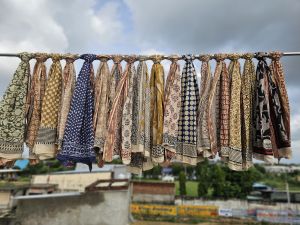 Hand Block Bagru Print Beach Sarongs Golden Silk Border Soft Voile Fabric Summer Pareo Wholesale Lot